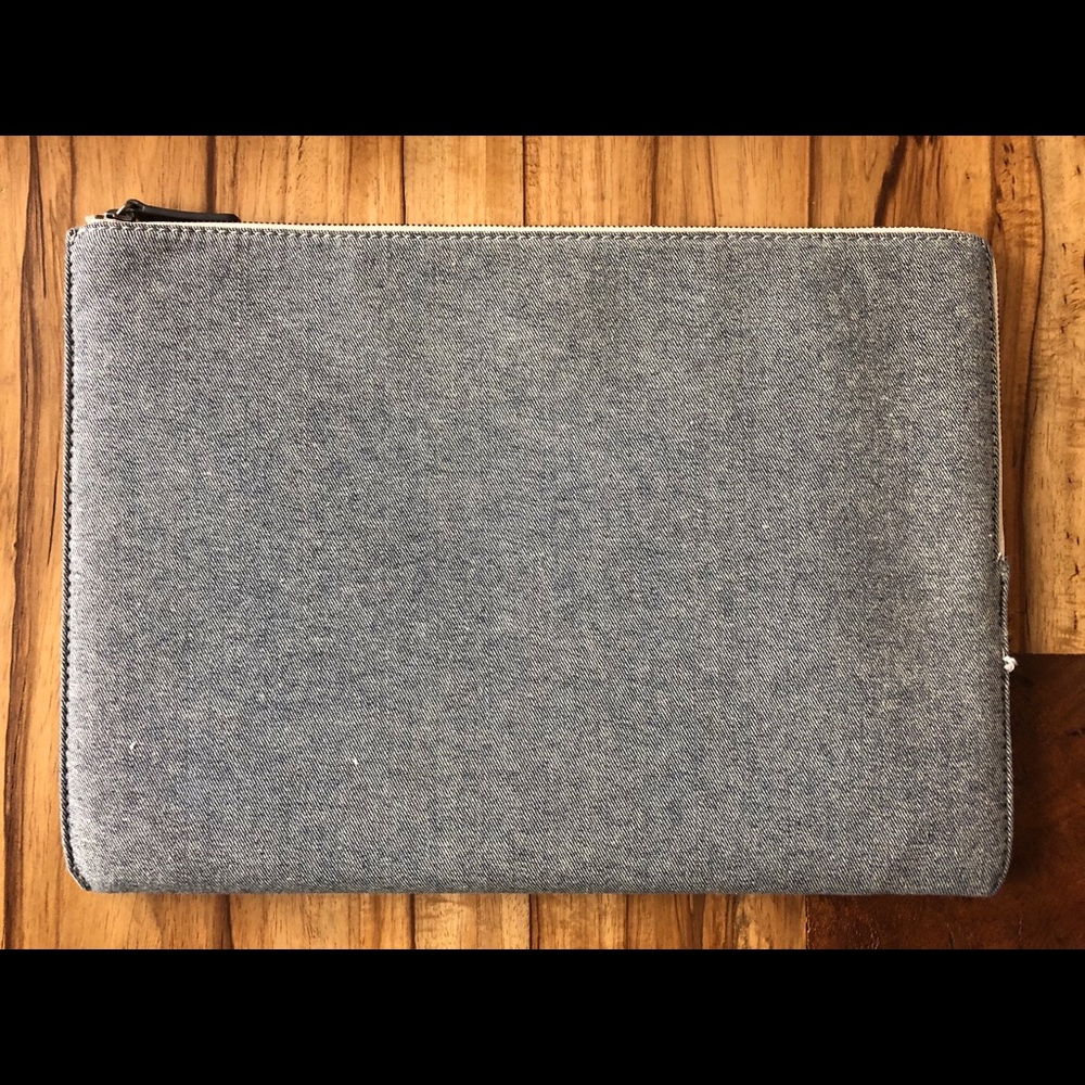 Everlane 15” laptop case
